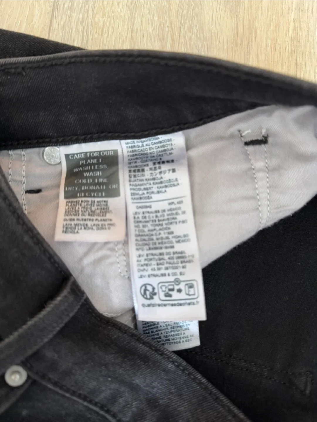 Levi's Black Jeans, Size 26 image indicator(5)