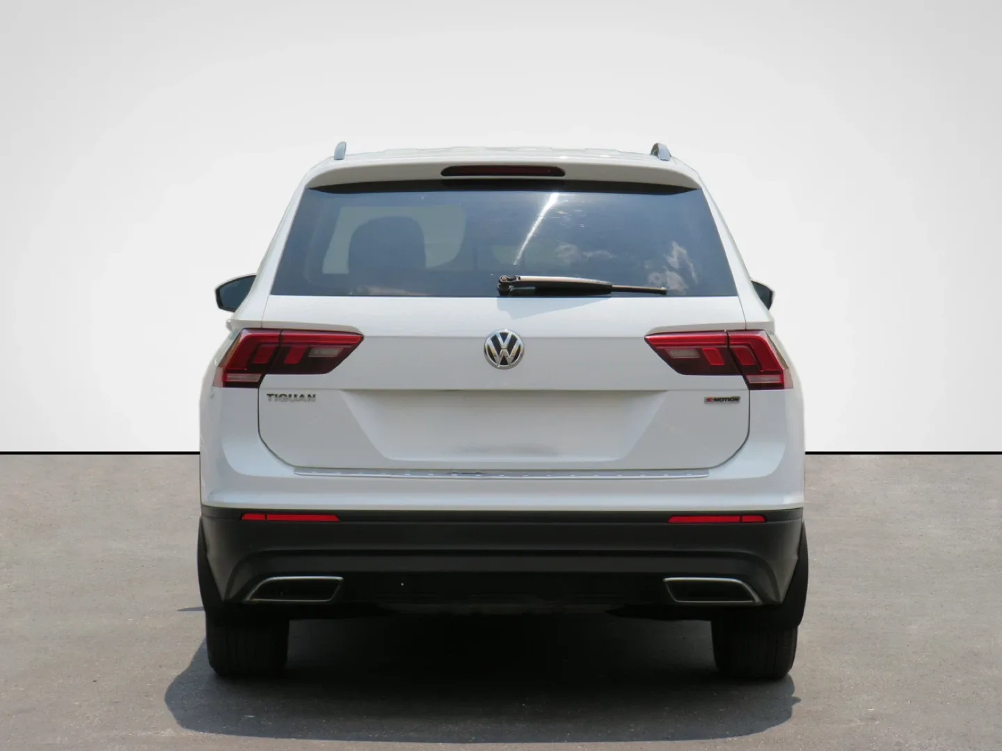 2020 White Volkswagen Tiguan SUV image indicator(3)