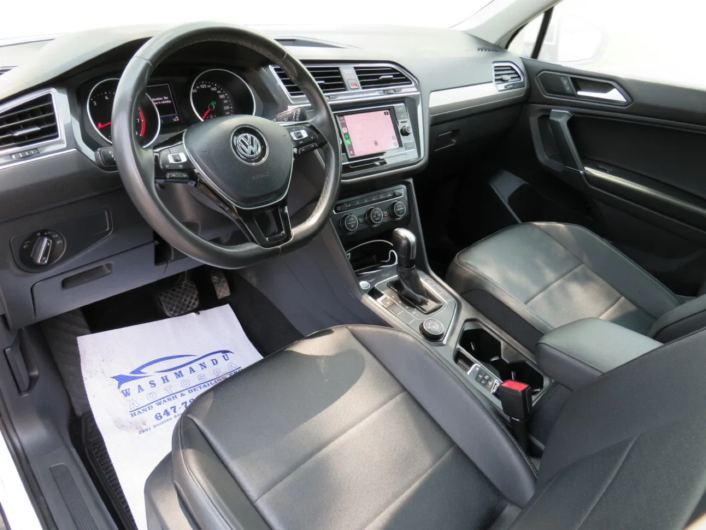 2020 White Volkswagen Tiguan SUV image indicator(6)