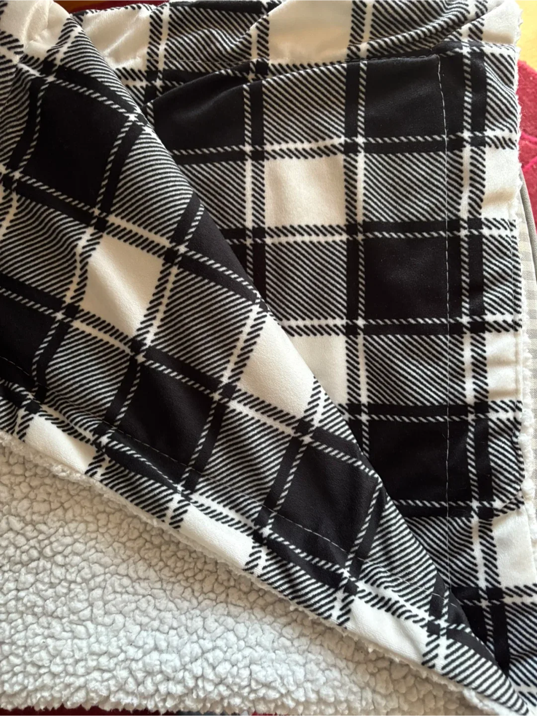 Dollarama Plaid Throw Blanket 2*3ft image indicator(2)