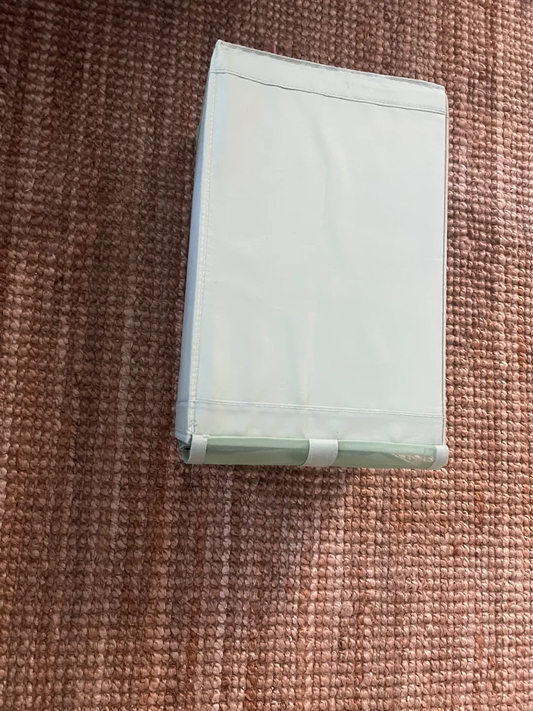 Light Green Shoe Box image indicator(2)