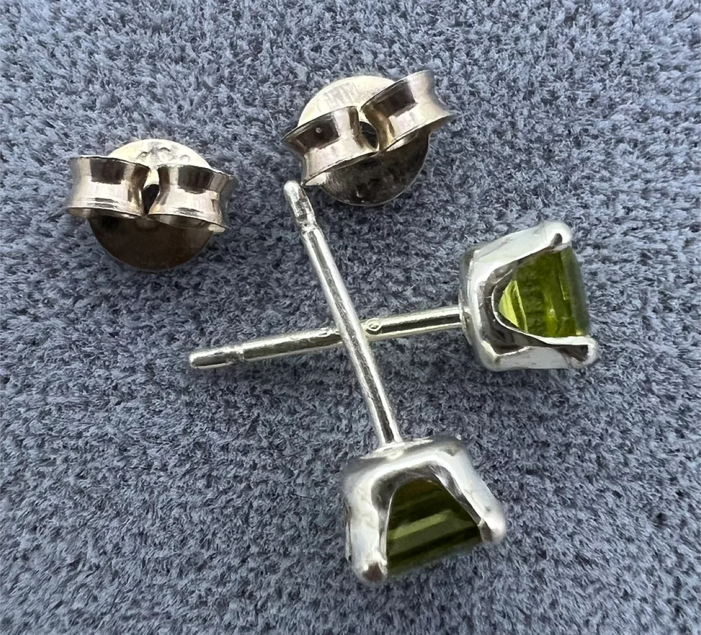 Sterling Silver Peridot Stud Earrings image indicator(4)