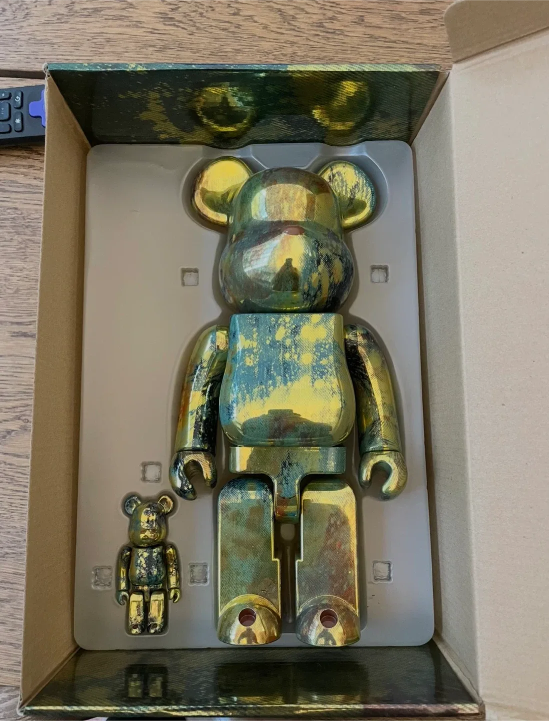 Bearbrick atmos x GOLD CHROME 100% & 400%