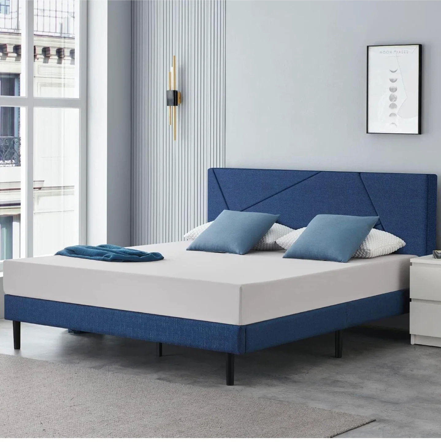 Upholstered queen Bed frame- Mollbly