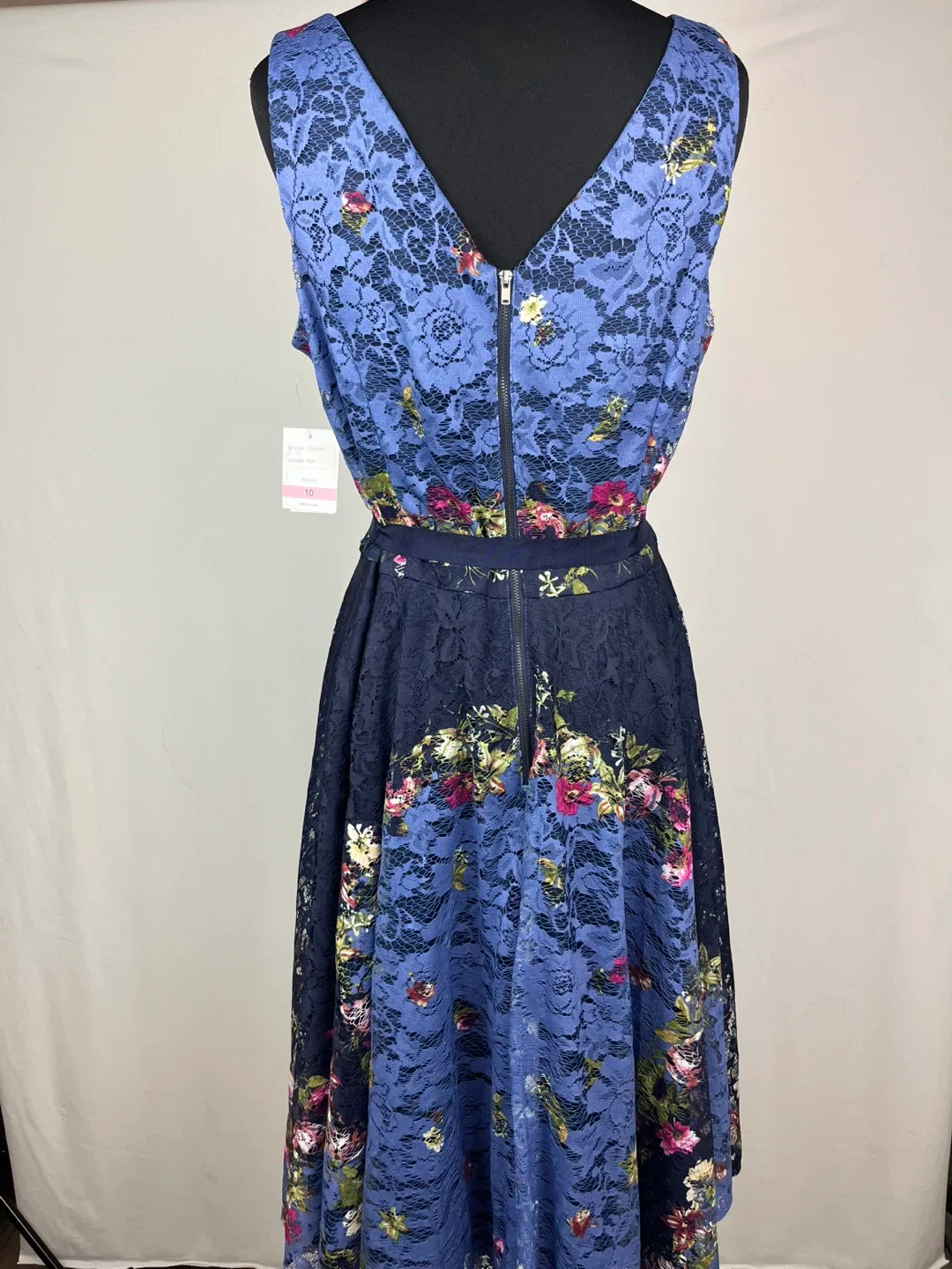 Gabby Skye Floral Lace Dress - Size 10 image indicator(2)