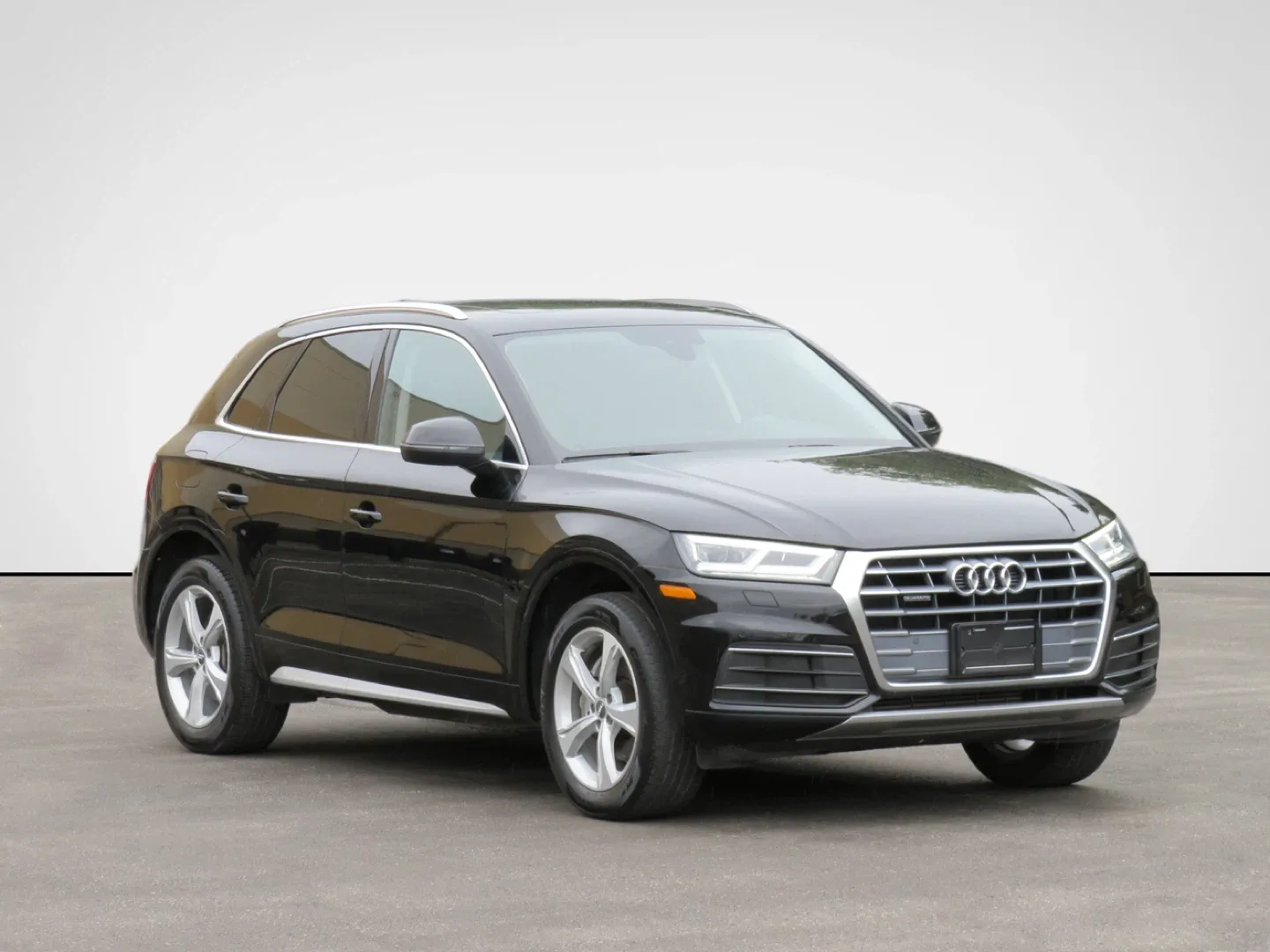 2020 Audi Q5 Black SUV image indicator(2)