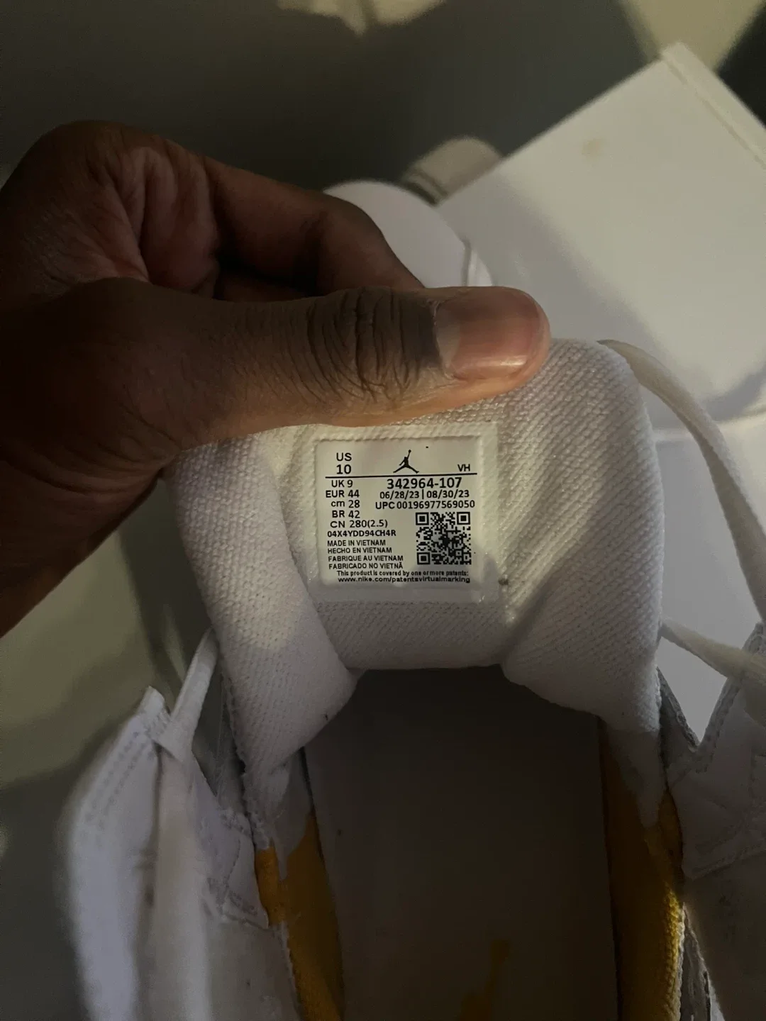 Jordan True Flight Size 10 Sneakers image indicator(2)