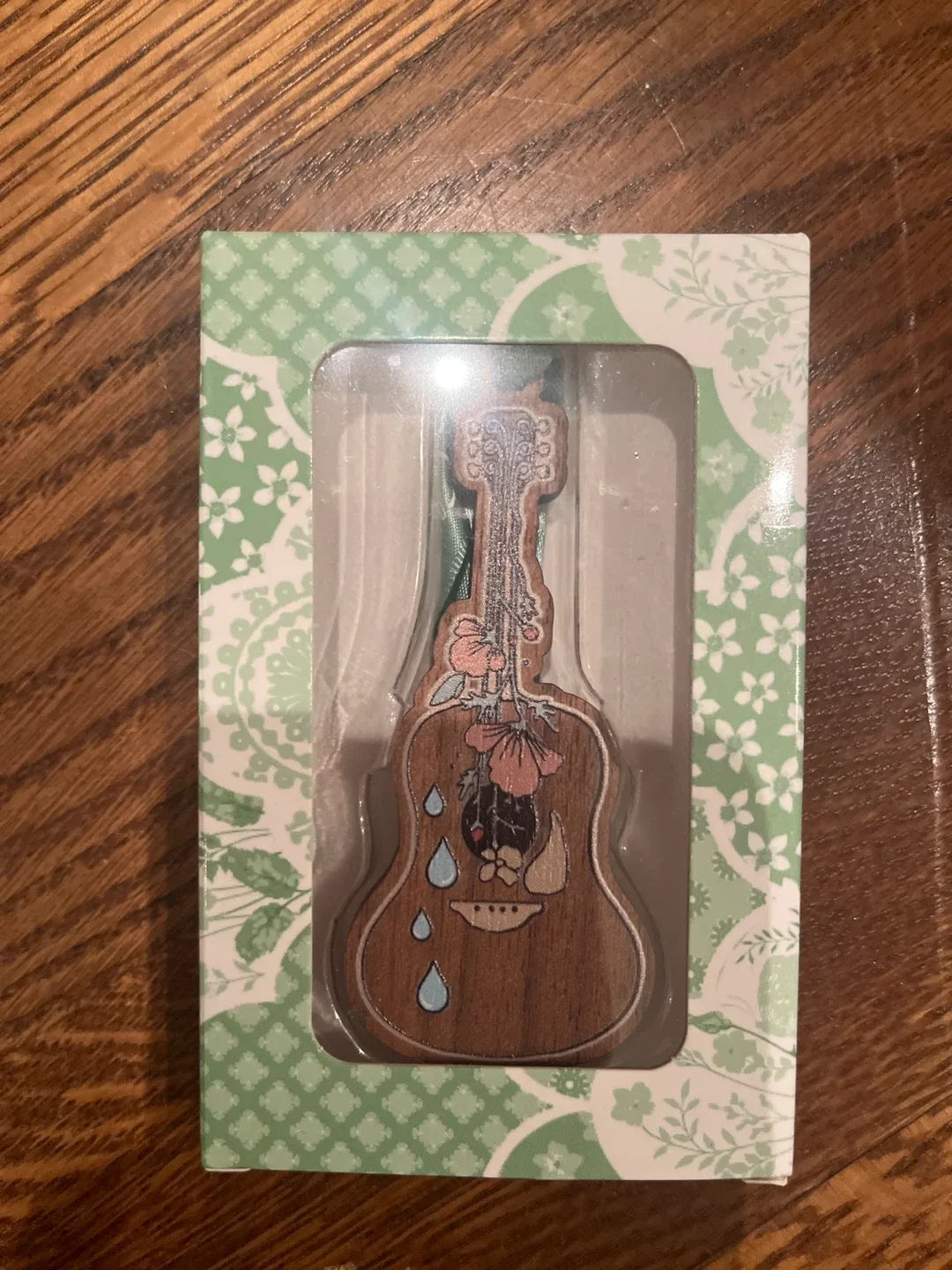 Taylor Swift tree ornaments image indicator(5)