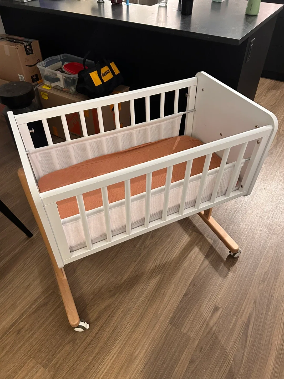 Bassinet - White/Wood image indicator(2)