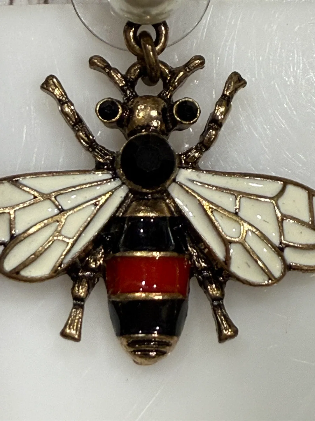 Bee Design Earrings image indicator(2)