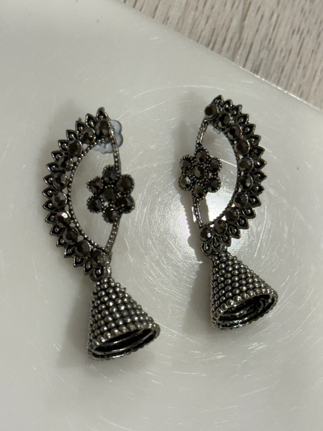 Fashionable silver-tone dangle earrings - photo 3