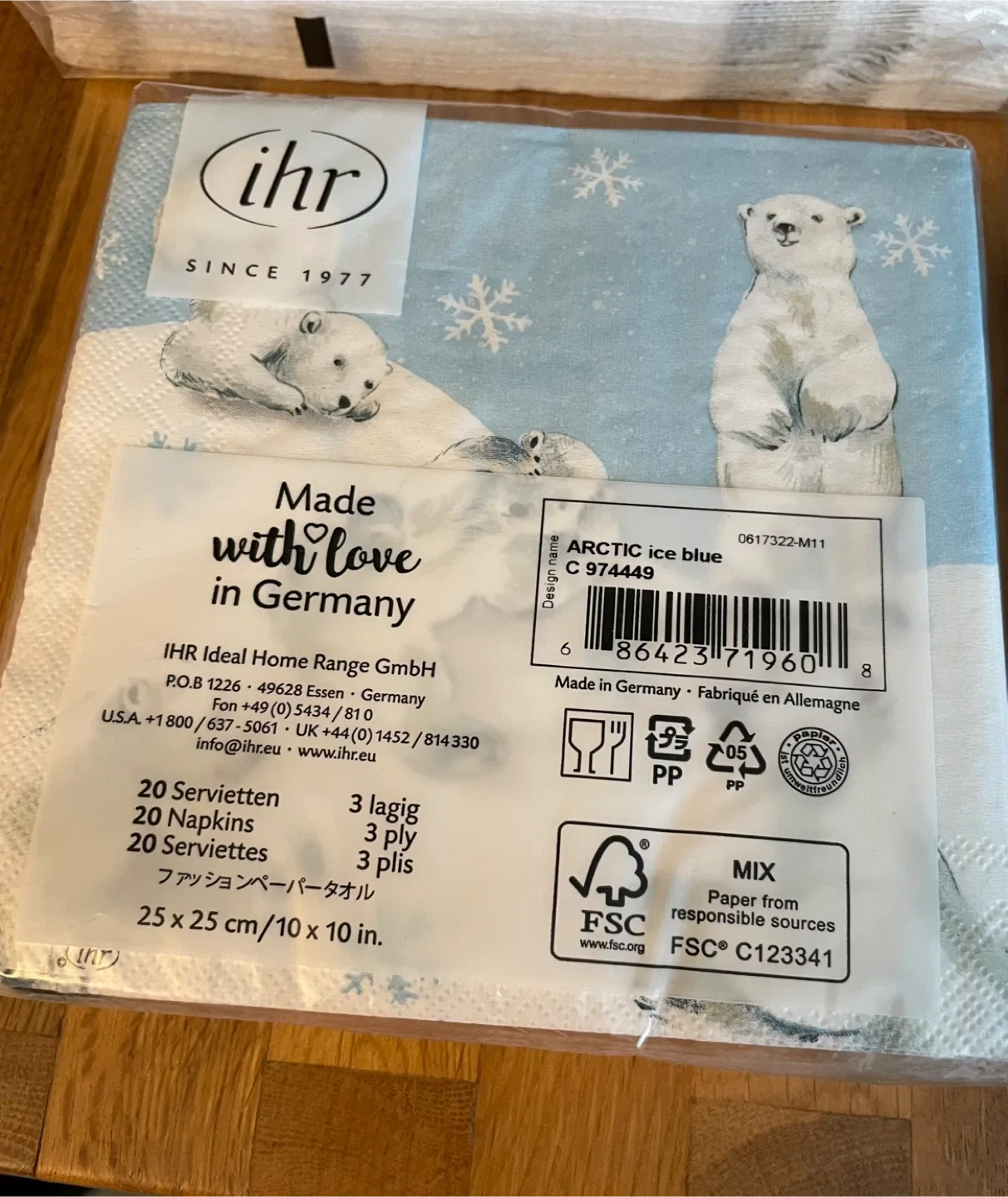 IHR Arctic Polar Bear  Napkins bundle of 4 NEW image indicator(3)