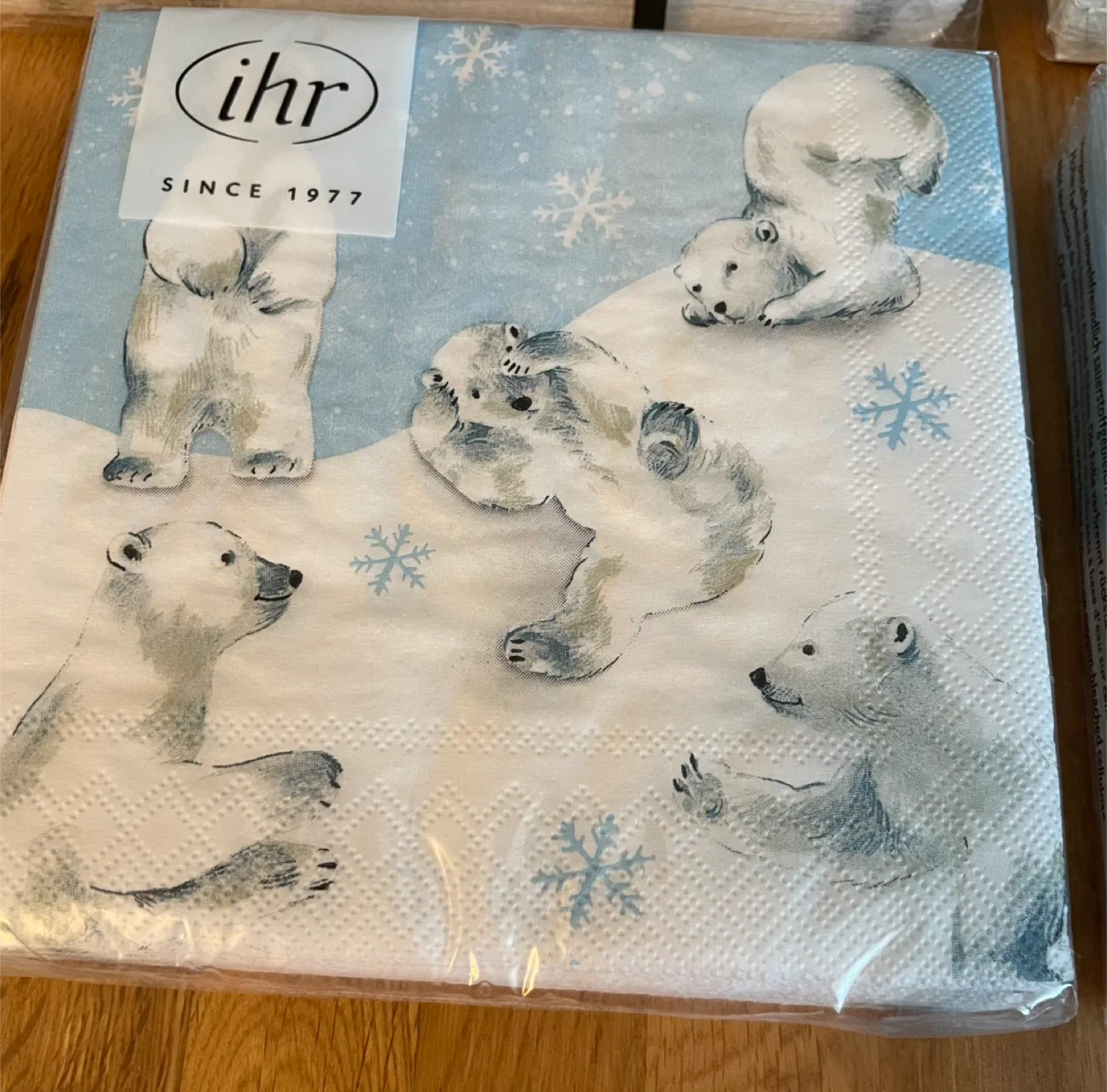 IHR Arctic Polar Bear  Napkins bundle of 4 NEW image indicator(5)