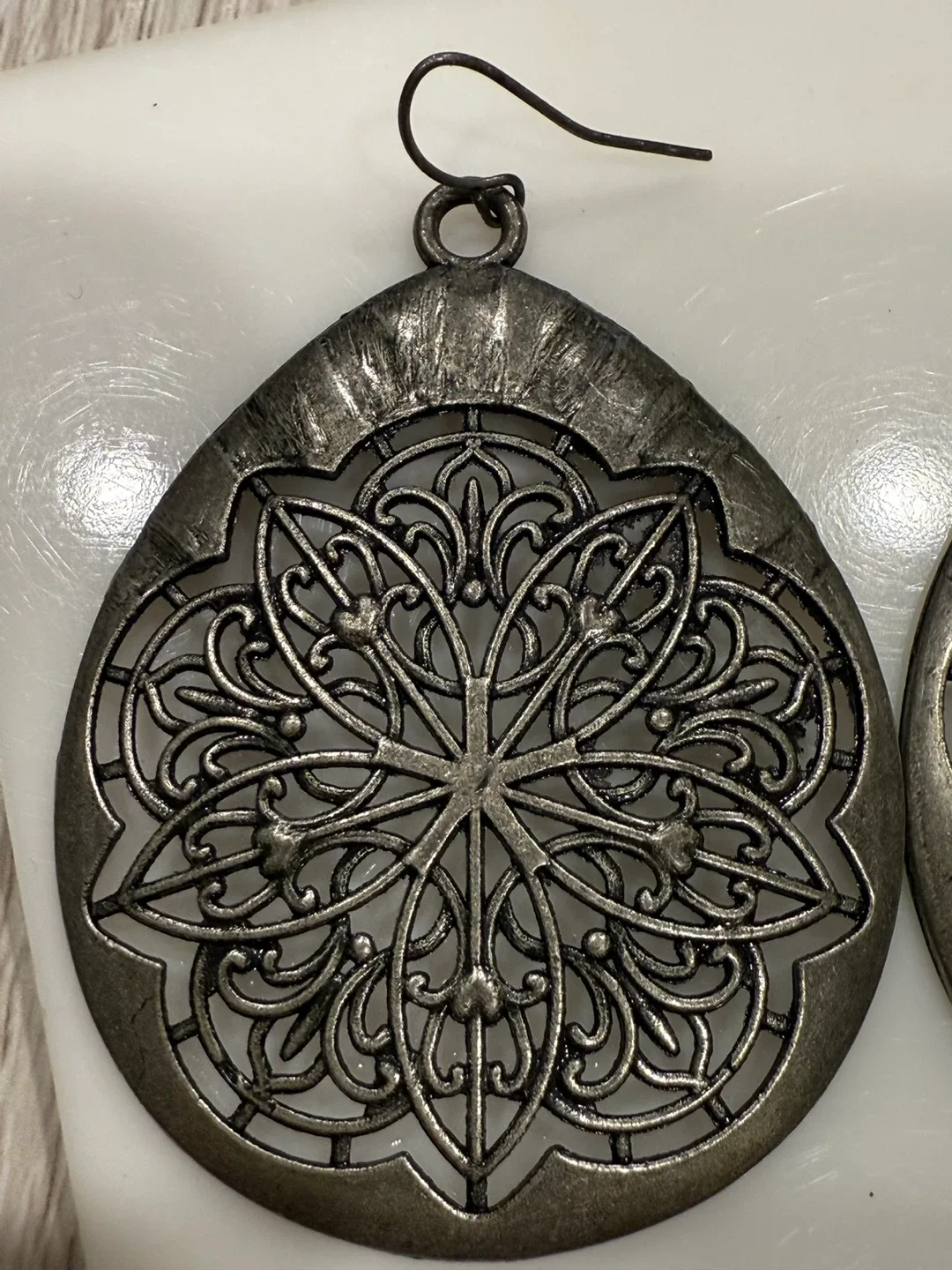 Silver Teardrop Dangle Earrings image indicator(3)