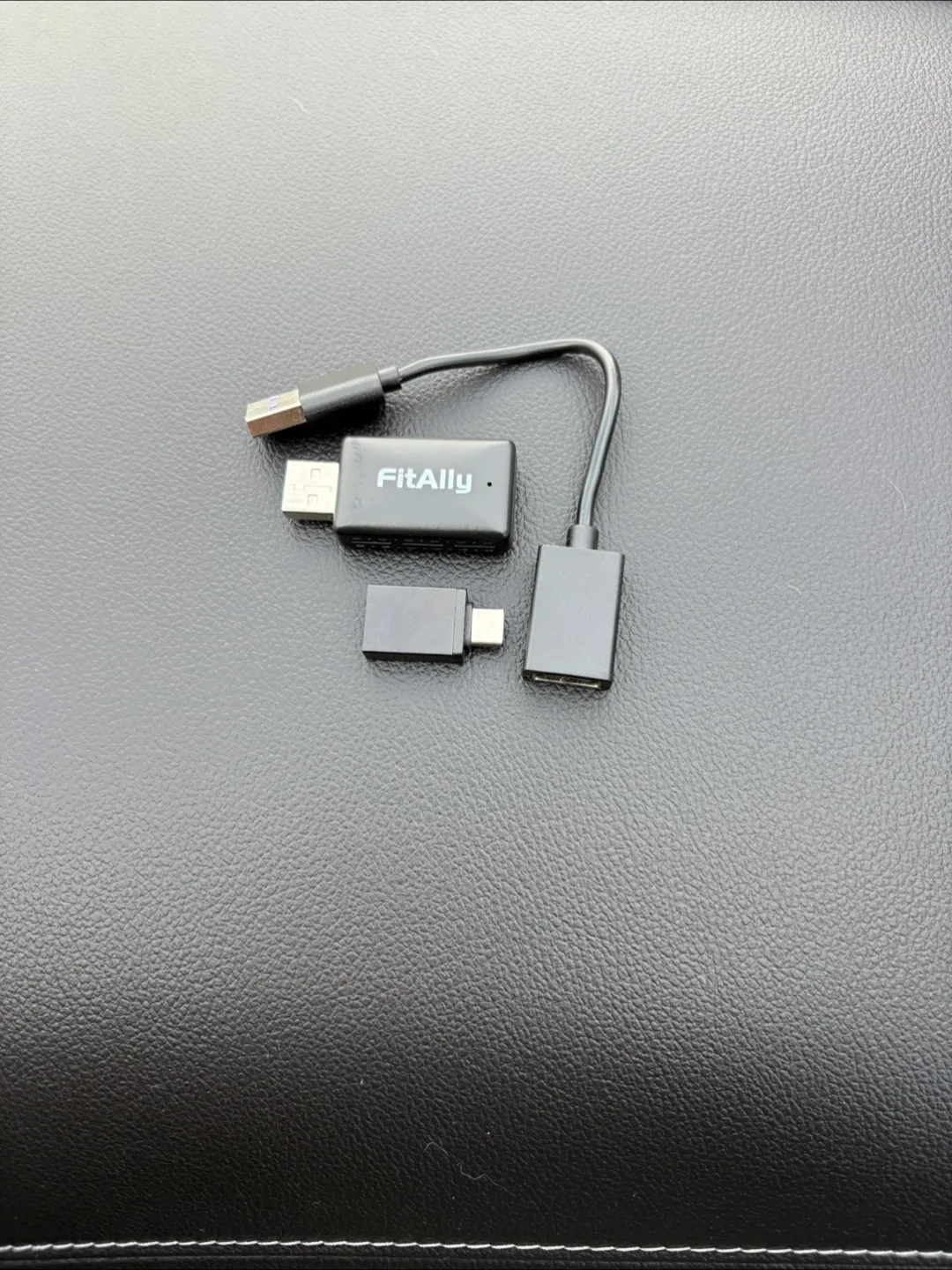 FitAlly Wireless CarPlay Adapter