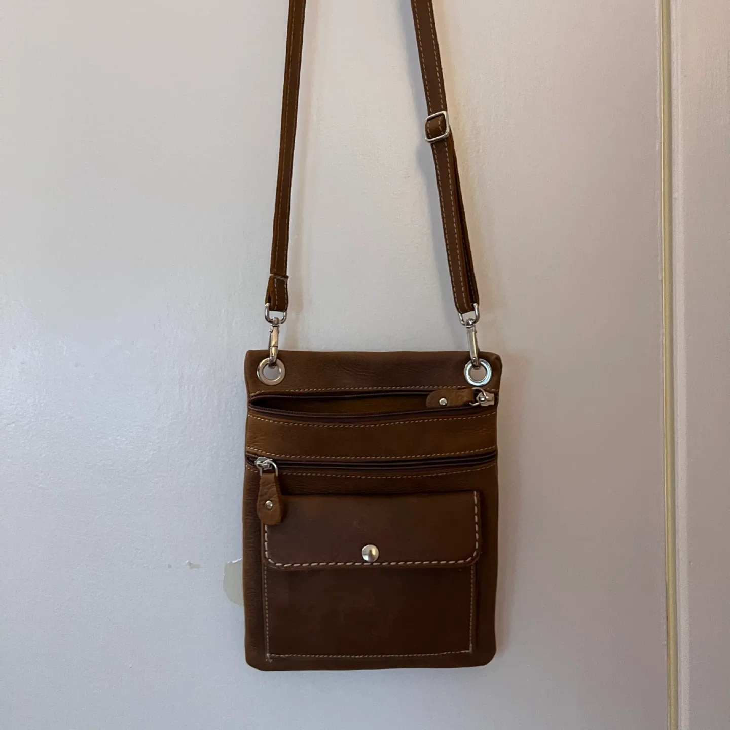 Roots Genuine Leather Brown Crossbody Bag image indicator(2)