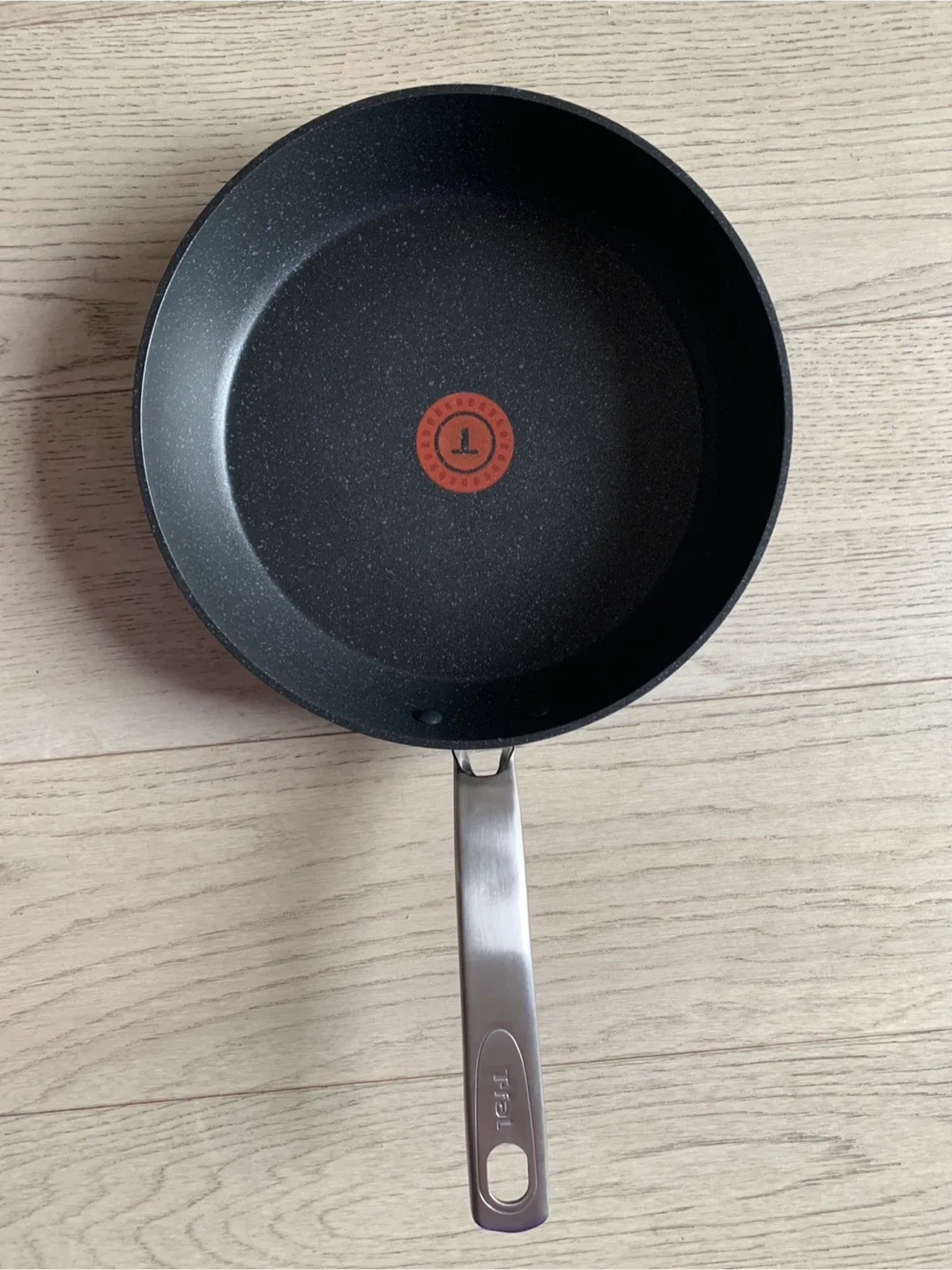 T-fal Fry Pan 26 cm, new, pick up Islington/Evans