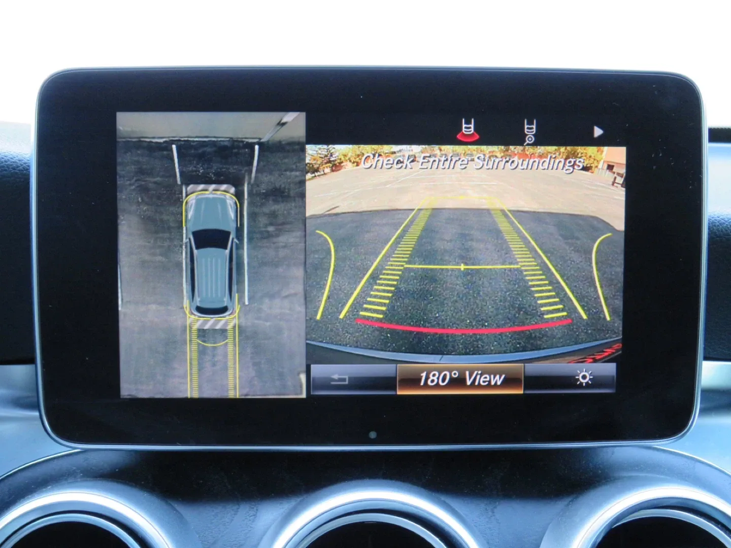 2019 Mercedes-Benz GLC 300 image indicator(7)