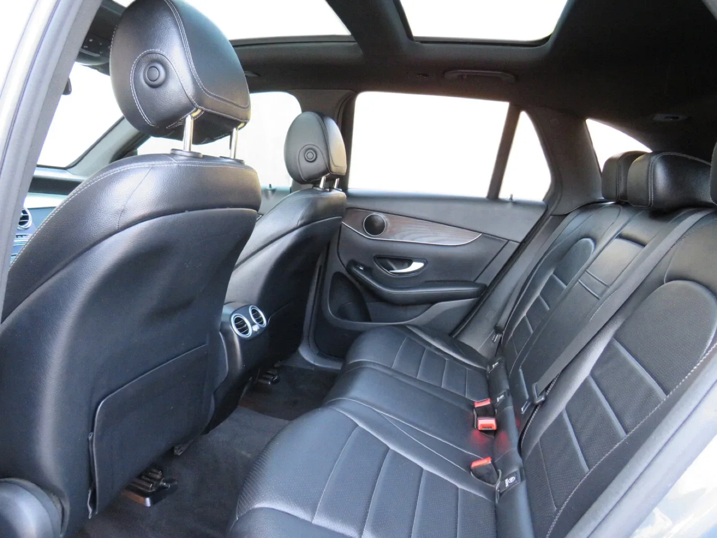 2019 Mercedes-Benz GLC 300 image indicator(10)