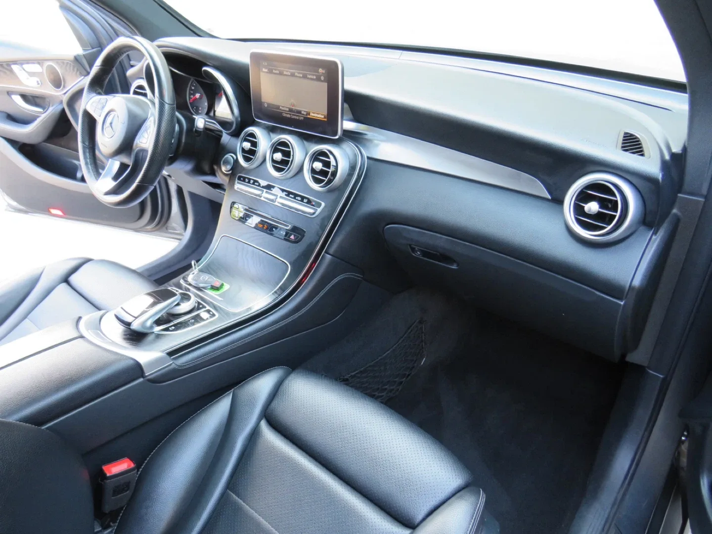 2019 Mercedes-Benz GLC 300 image indicator(9)