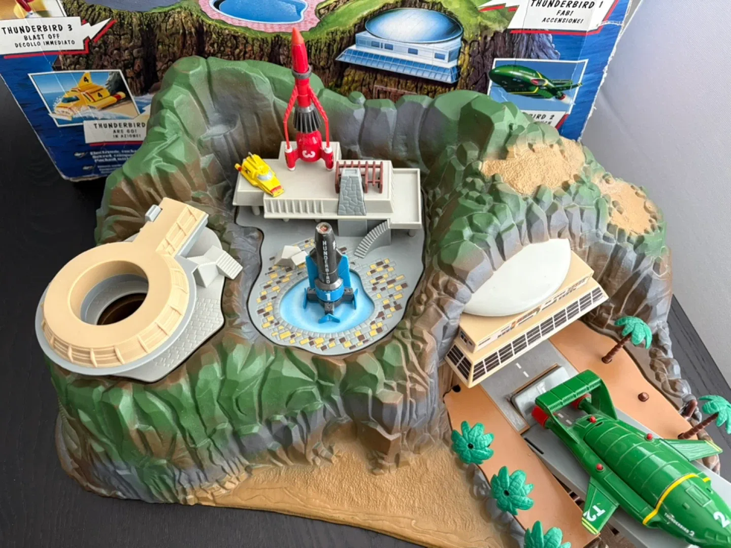 Vintage Matchbox Thunderbirds Tracy Island image indicator(2)