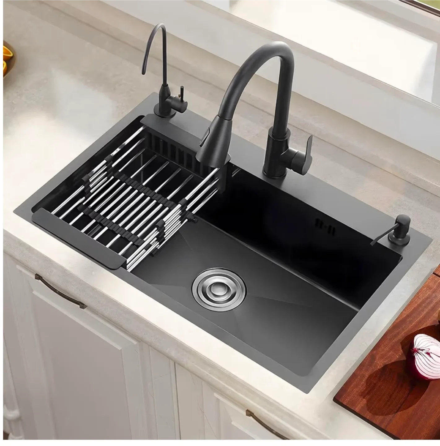 Black Kitchen Sink with Pull Out Faucet image indicator(2)
