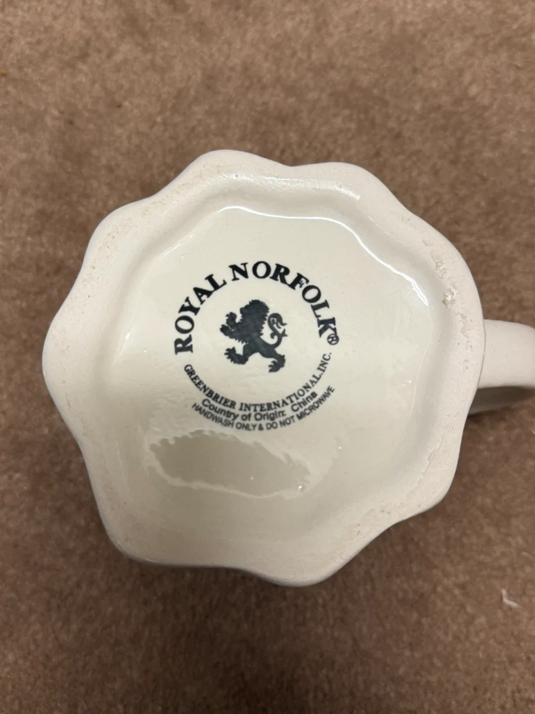 Royal Norfolk Ghost Mug image indicator(4)