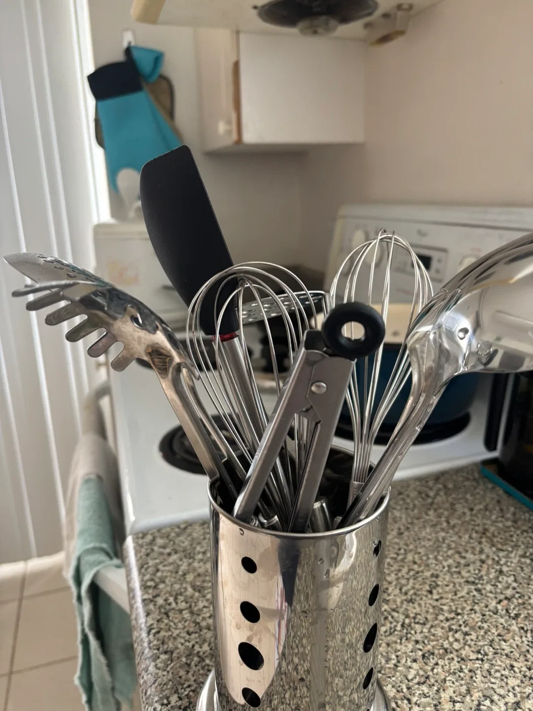 (Moving Sale) Kitchen Utensil Set