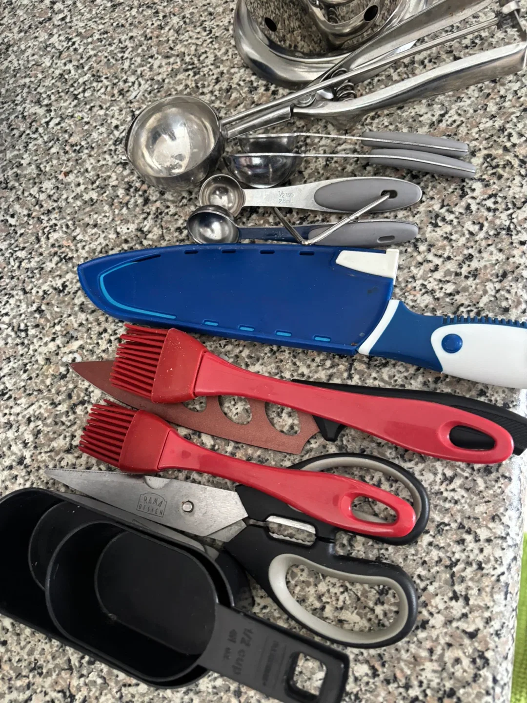 (Moving Sale) Kitchen Utensil Set image indicator(2)