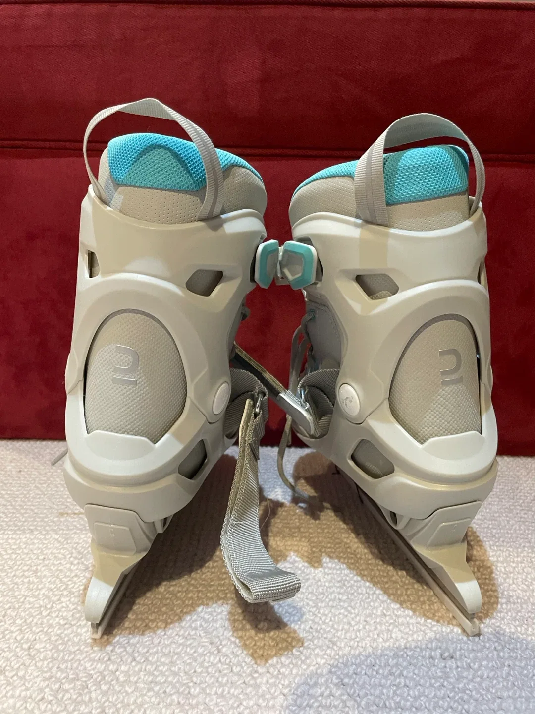Decathlon ice skates size 7.5 woman image indicator(3)