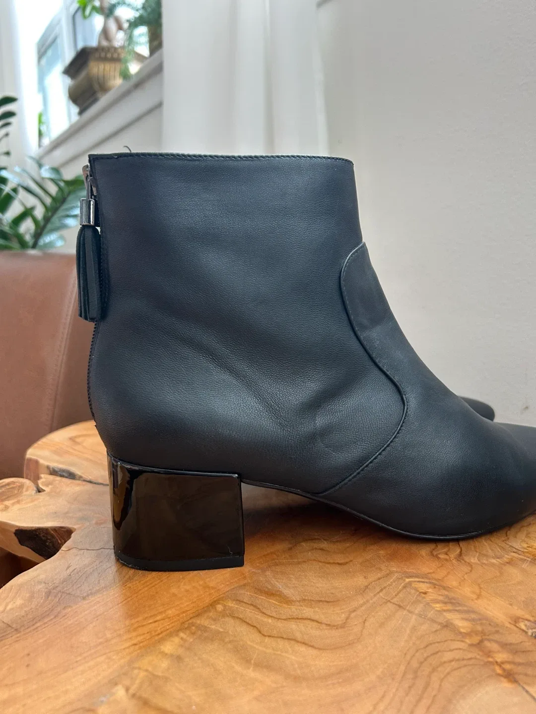 Karl Lagerfeld Black Leather Ankle Boots image indicator(2)