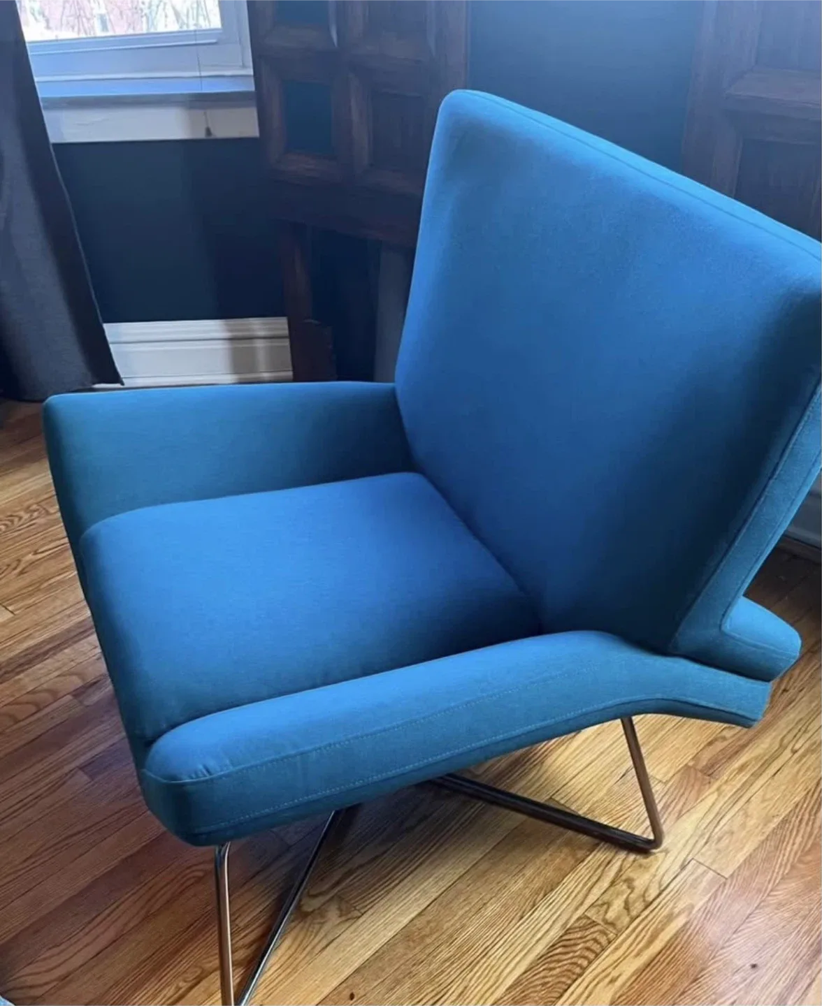 Blue Lounge Chair image indicator(3)
