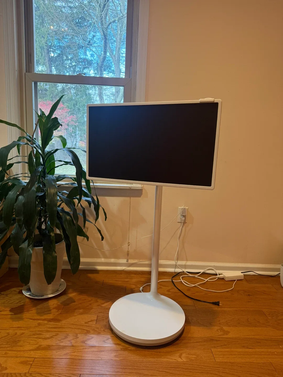 LG StanbyME 27 Inch Rollable Smart Touch Screen TV