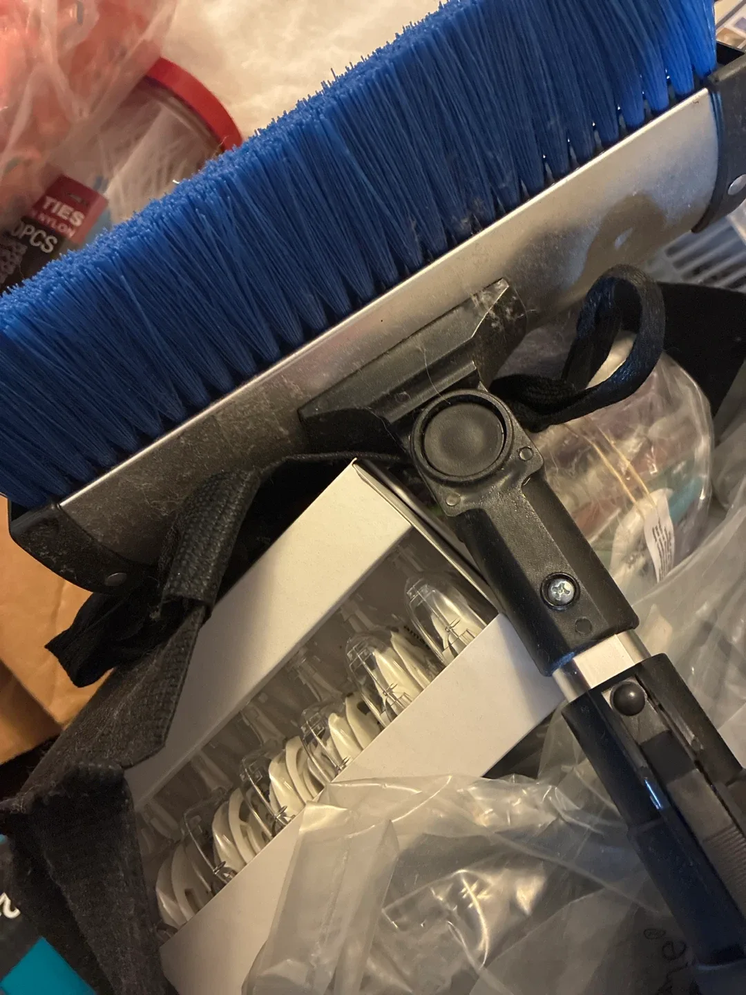 Power Fist 3-in-1 Snow Brush image indicator(2)