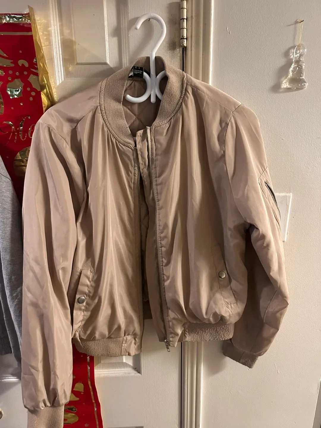 4 Variety of Women's Clothing - Sweaters & Jacket image indicator(2)