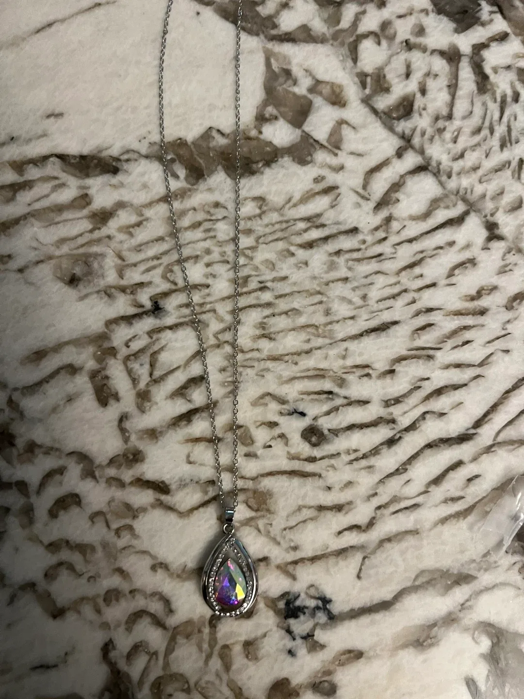 Silver Teardrop Pendant Necklace image indicator(2)
