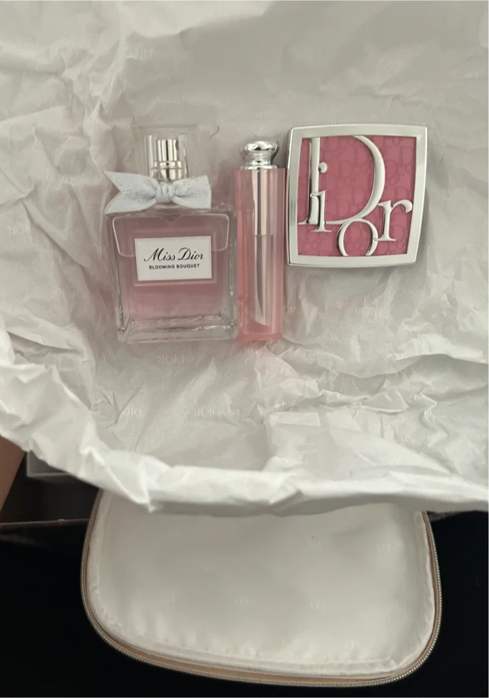 Dior (Holiday Makeup Set):EDT, Lip Balm, Blush, Pouch image indicator(4)