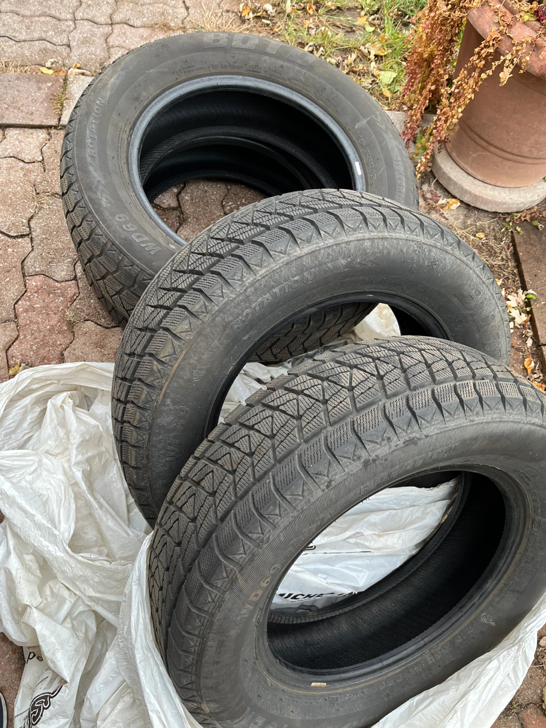 Set of 4 Winter Tires – 215/65R16