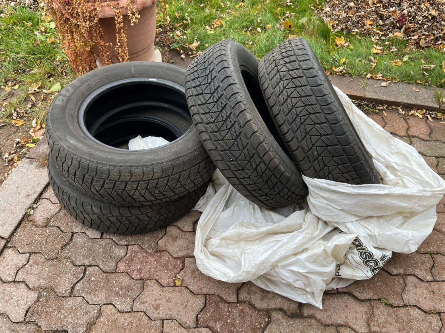 Set of 4 Winter Tires – 215/65R16 - photo 2