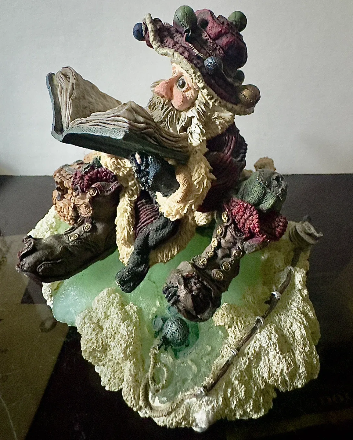 Vintage 1994 Boyds Collection Nick on ice #3001 image indicator(3)