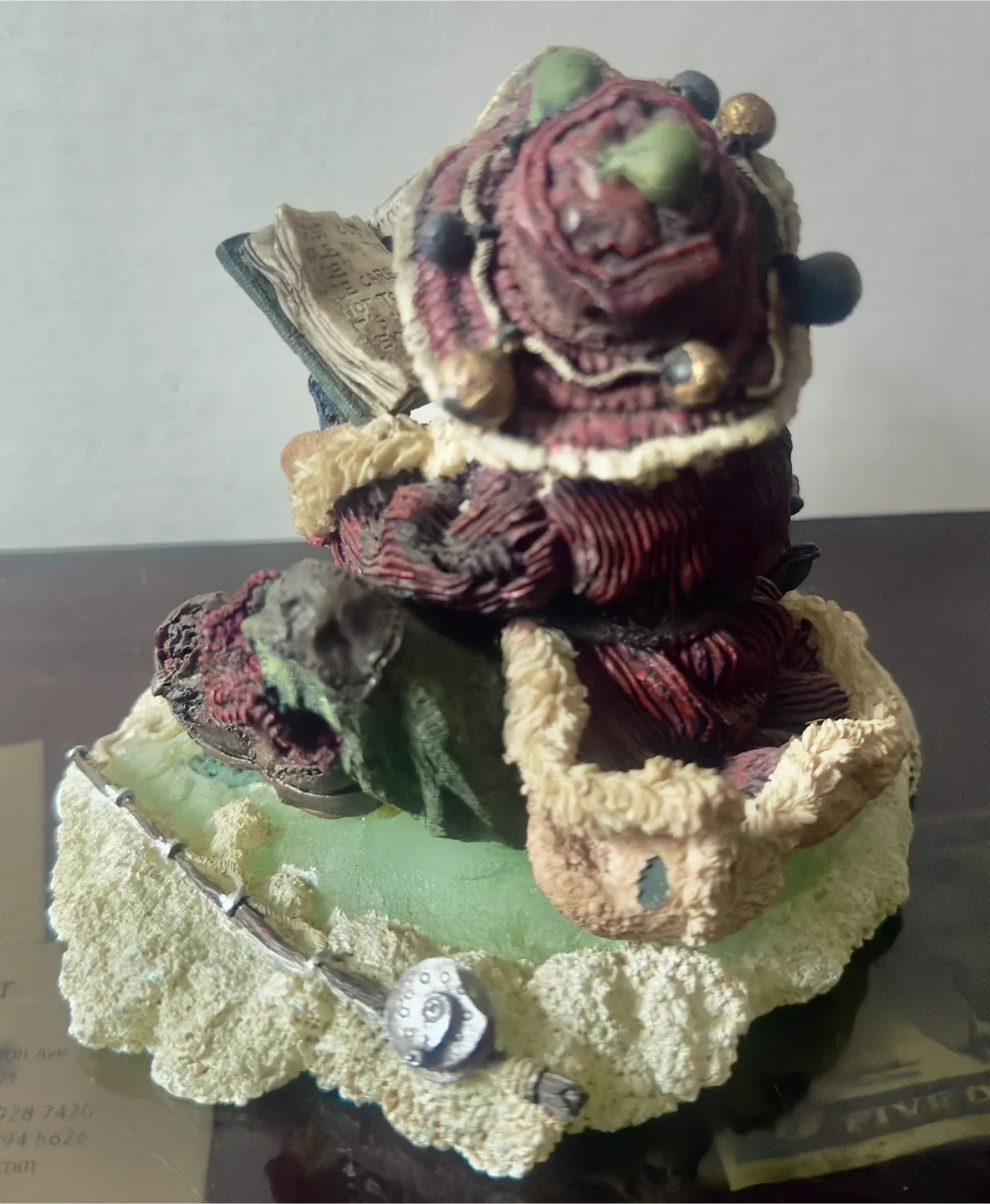 Vintage 1994 Boyds Collection Nick on ice #3001 image indicator(5)