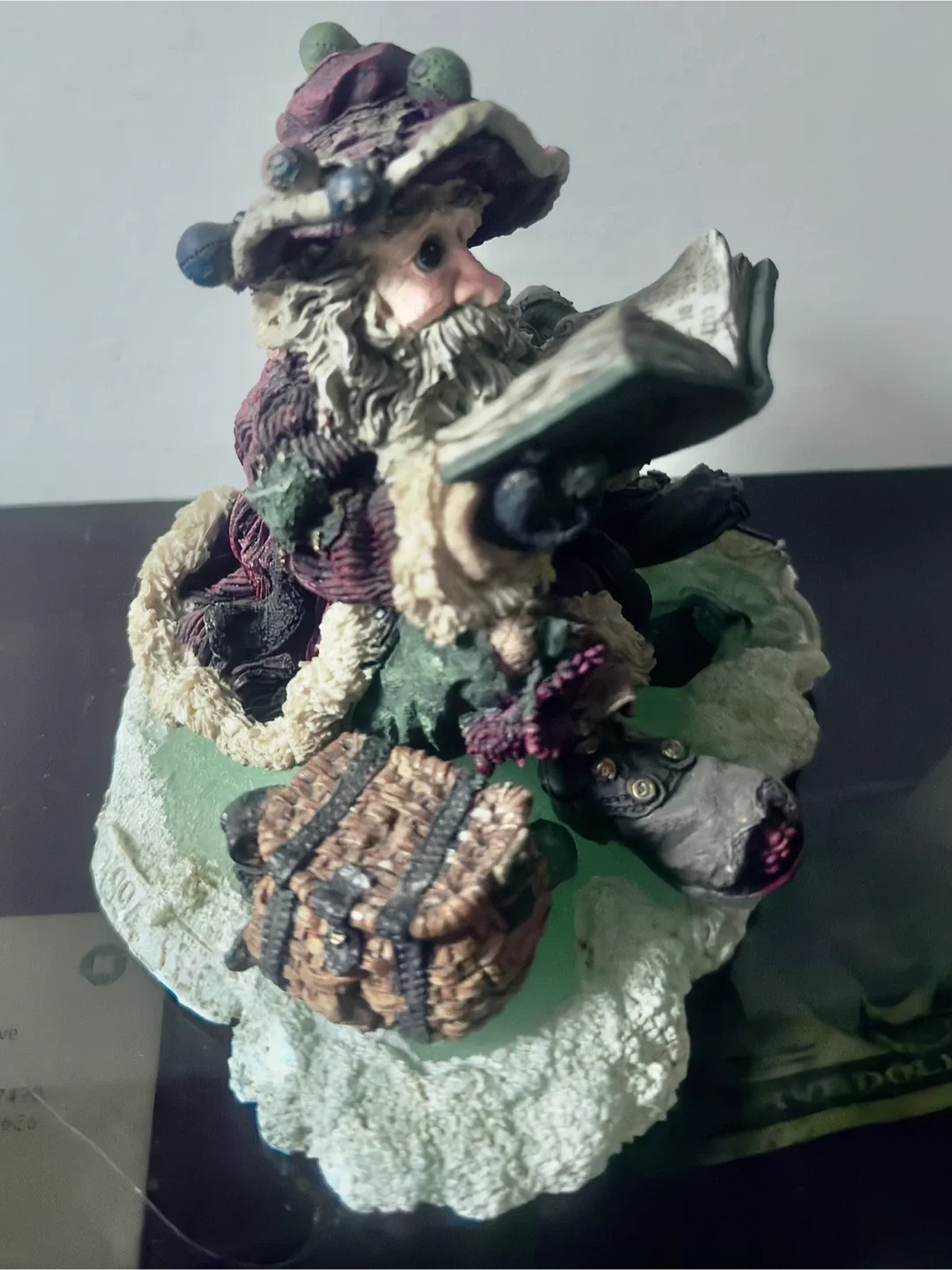 Vintage 1994 Boyds Collection Nick on ice #3001 image indicator(7)