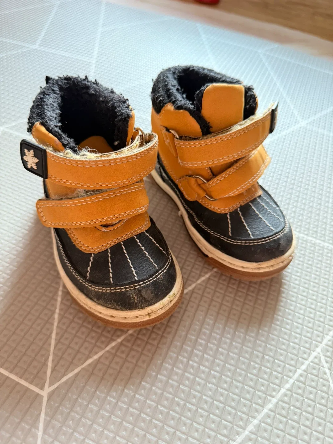 Kids' Winter Boots - Size Unknown