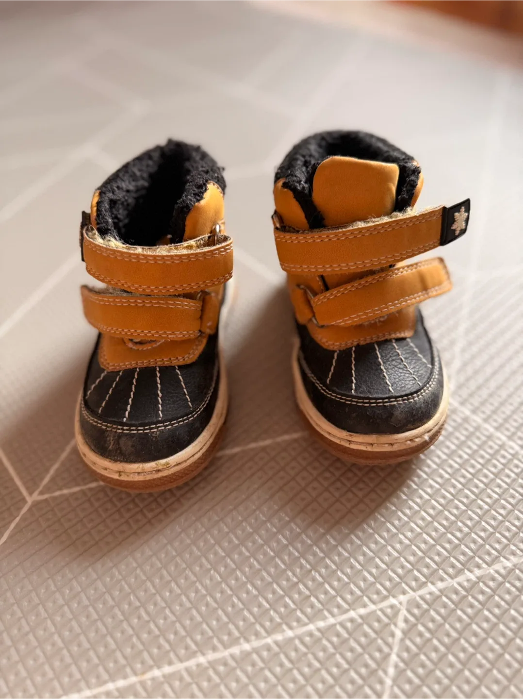 Kids' Winter Boots - Size Unknown image indicator(2)