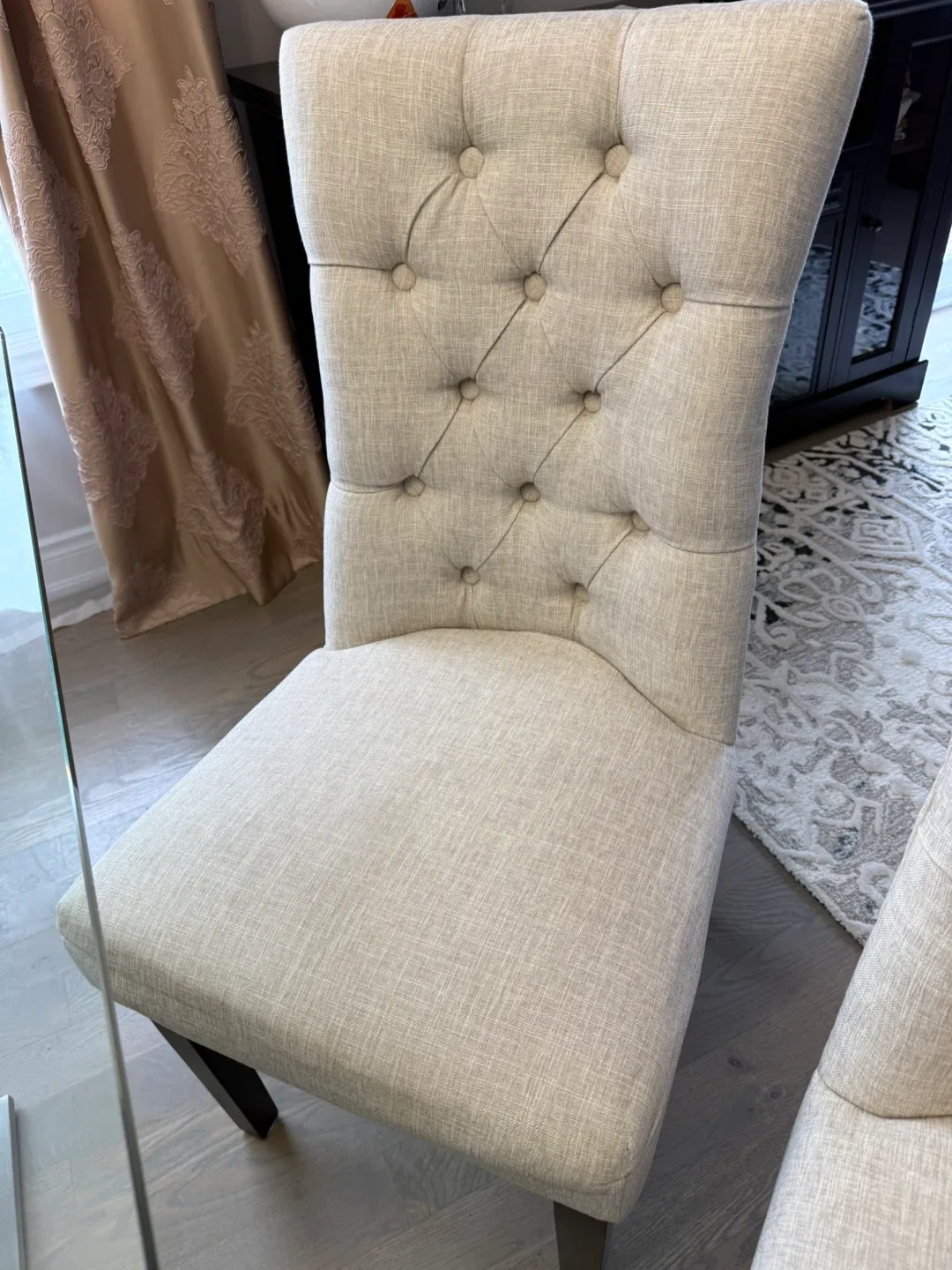 4 Tufted Chairs image indicator(6)