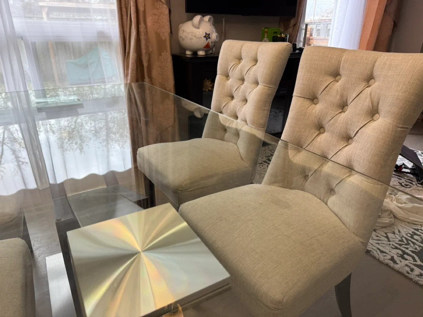 4 Tufted Chairs image indicator(3)