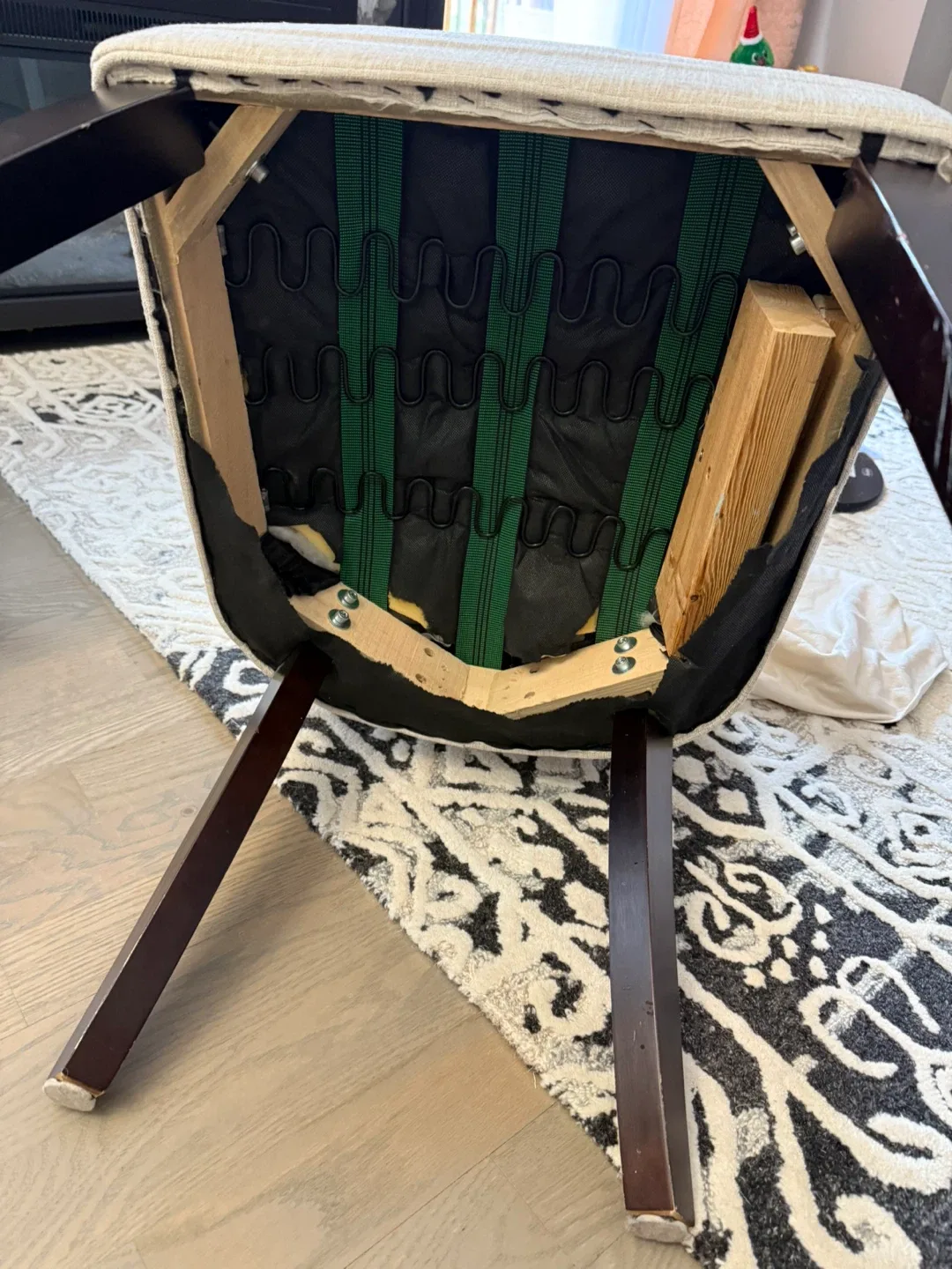 4 Tufted Chairs image indicator(8)