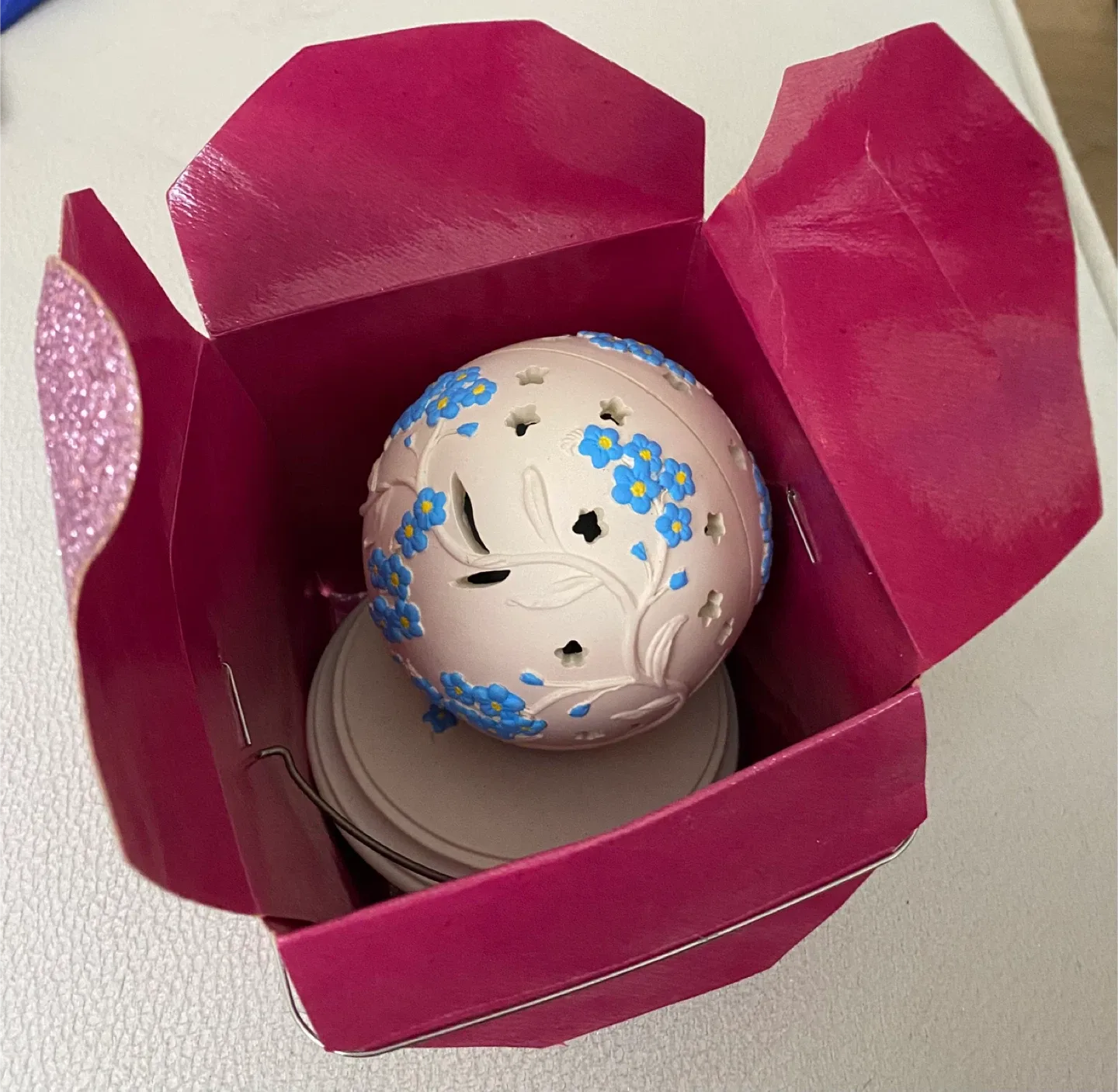 Forget-Me-Not Hanging Gift Globe  with Stand image indicator(2)