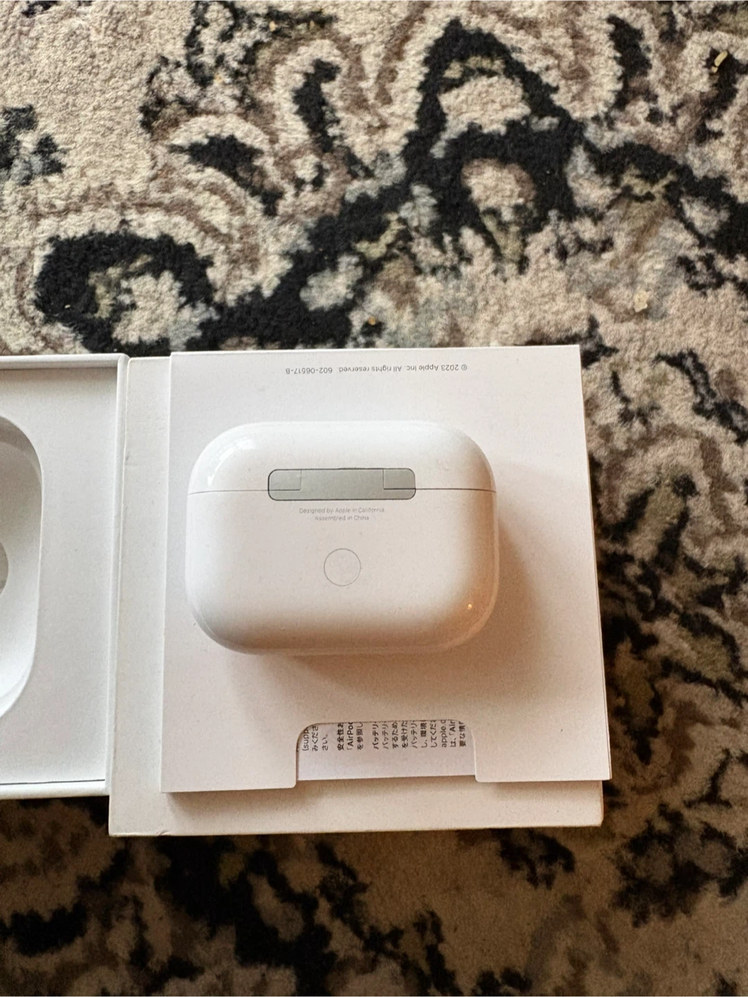Apple AirPods Pro (2nd generation) with MagSafe Case - photo 2