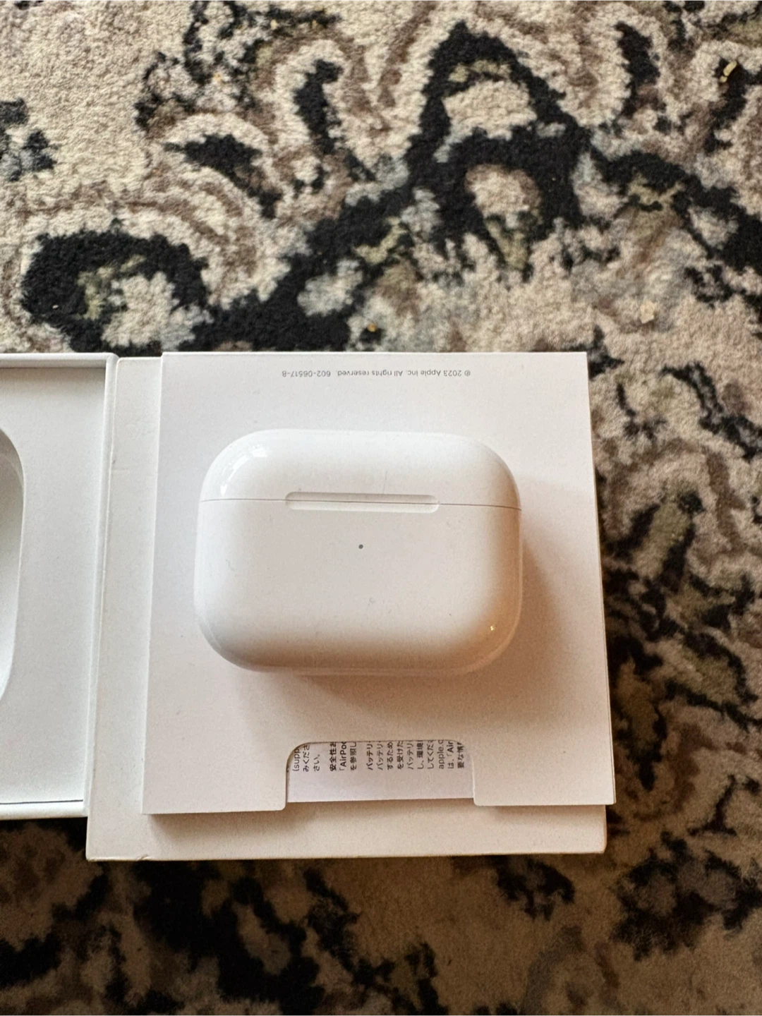 Apple AirPods Pro (2nd generation) with MagSafe Case - photo 4